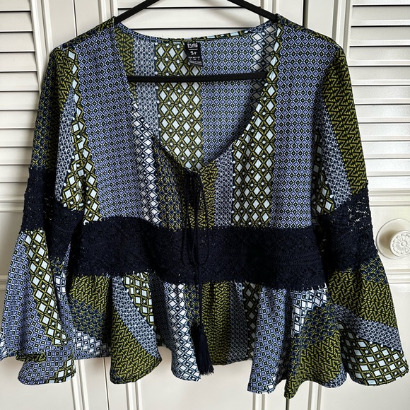 It’s Me Embroidered Blouse (S) - Picture 1 of 5